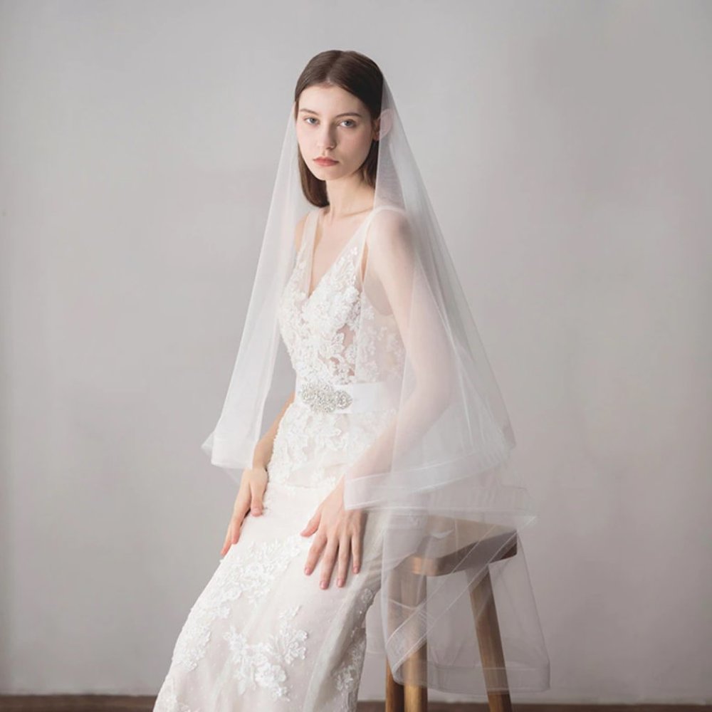 Wedding veil white bridal knee medium length simple elegant beautiful brand new - Picture 2 of 4